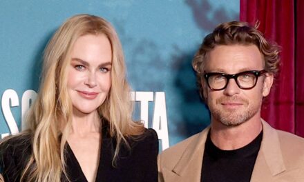 Nicole Kidman et Simon Baker ne peuvent pas se tenir la main dans un nouveau clip sexy