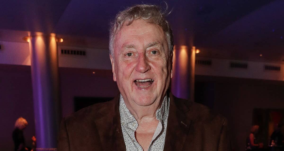 Les acteurs et les fans de Midsomer Murders pleurent la perte de Desmond Barrit après son décès à 81 ans