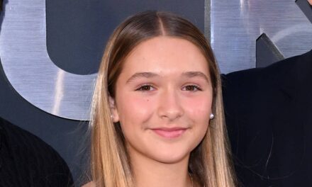 Harper Beckham se transforme en maman Victoria lors d&rsquo;une sortie shopping avec des amis