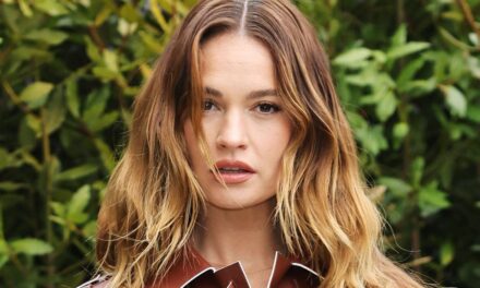 Lily James est la bombe ultime en matière de look printanier cintrant la taille