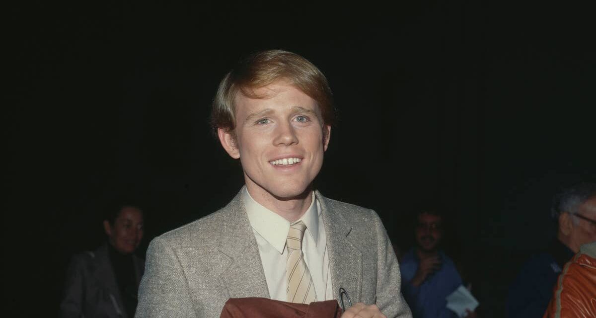 Rencontrez les quatre enfants de Ron Howard qu&rsquo;il partage avec sa femme depuis 51 ans – dont une fille incroyablement célèbre qui a éclipsé sa renommée