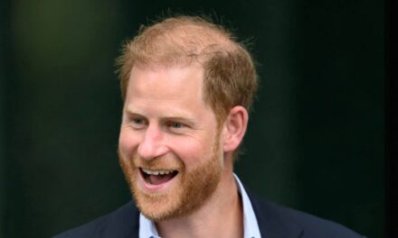 Le prince Harry et ses enfants passent leurs vacances avec Justin Trudeau et la skieuse olympique Eileen Gu – voir photo