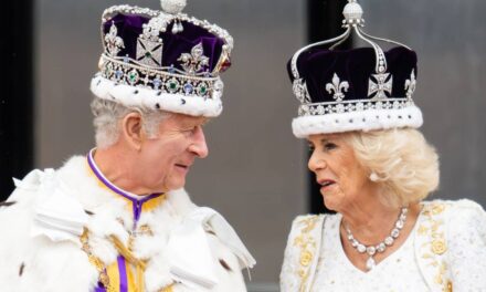 La « célèbre » chambre du roi Charles au palais de Buckingham – avec des éléments volés au « palais des plaisirs »