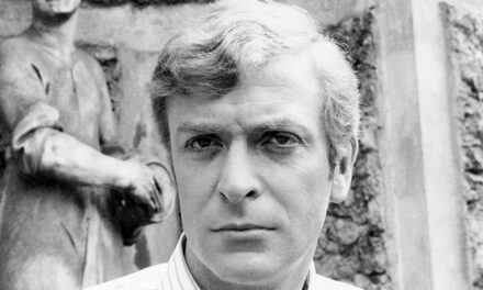 Rencontrez le célèbre frère acteur de Michael Caine – qui était sa co-star de The Italian Job
