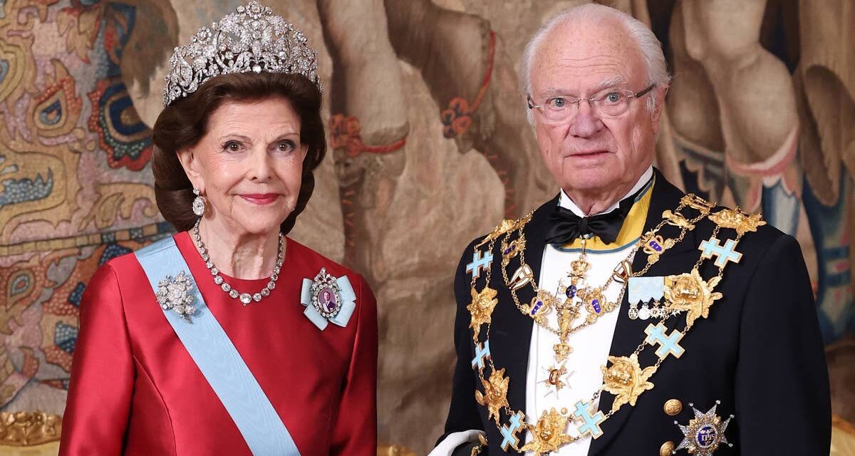 Le roi Carl Gustaf XVI de Suède dirige la famille royale la plus glamour du monde lors du banquet de son 80e anniversaire – voir les meilleures photos de diadème