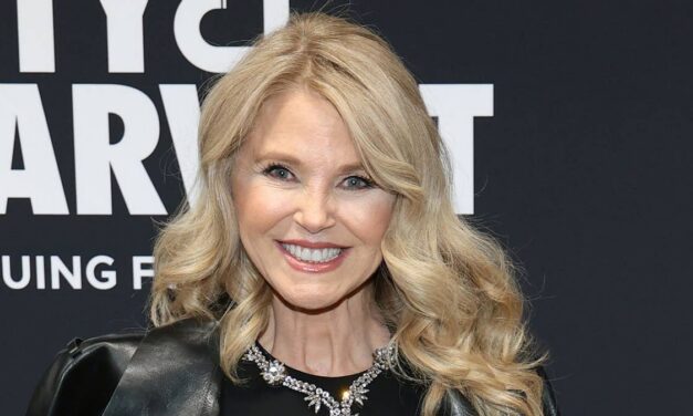Christie Brinkley, 72 ans, vole la vedette dans une superbe apparition sur le tapis rouge
