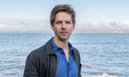 Damien Molony sur la pression de suivre le « dieu du sexe » John Nettles en tant que détective préféré de la télévision – EXCLUSIF