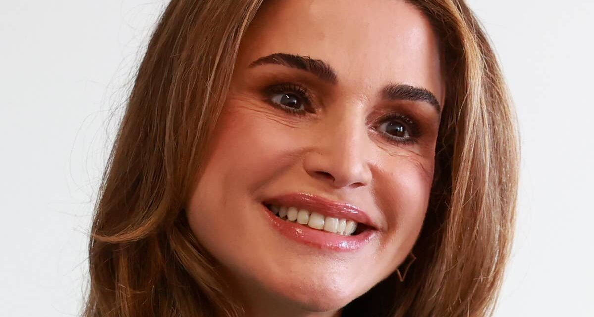 La reine Rania, 55 ans, respire le style dans une tenue définissant la taille de 2 000 £ – y compris des talons Prada « vieillis »