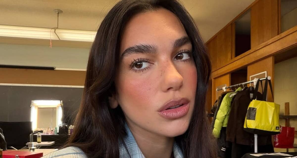 La sœur modèle rarement vue de Dua Lipa est aussi belle qu&rsquo;elle sur de nouvelles photos