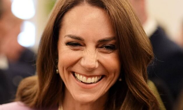 Le moment réconfortant de Kate Middleton avec l&rsquo;invité du palais vous fera pleurer