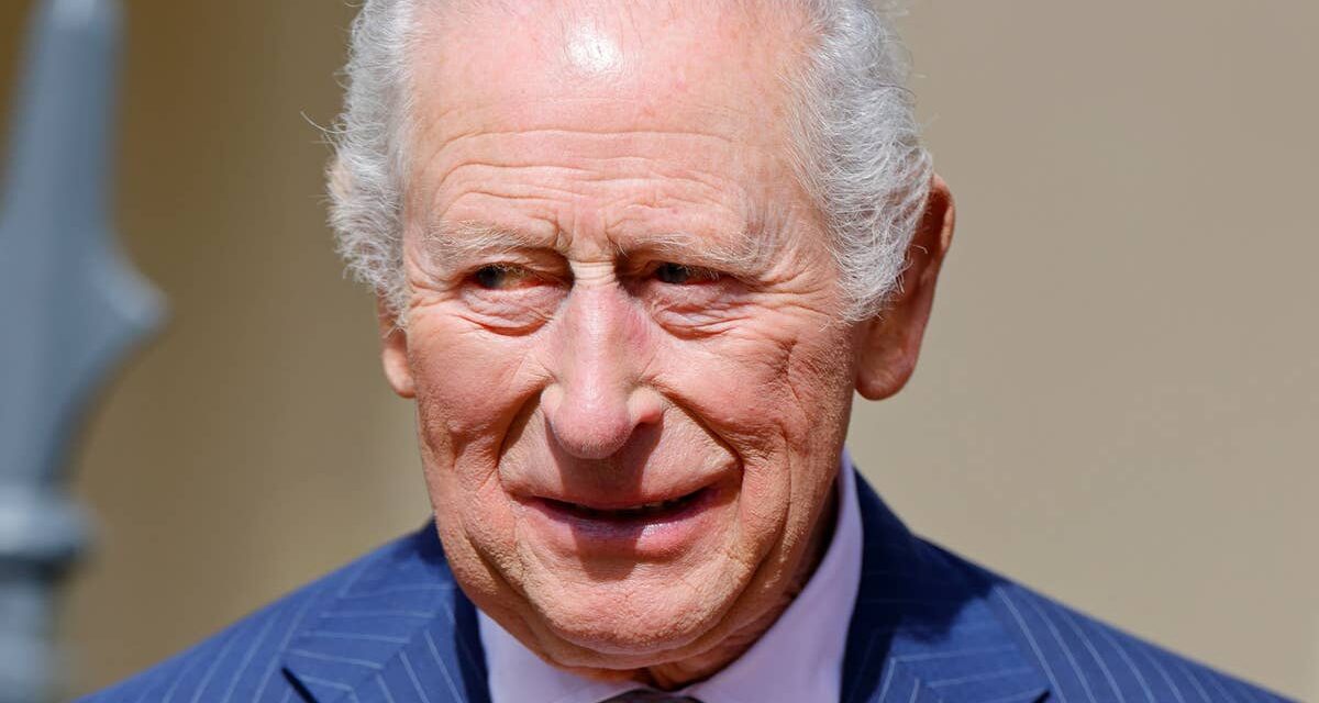 L&rsquo;étape importante de Sandringham du roi Charles pour la défunte mère à laquelle Andrew Mountbatten-Windsor ne participera pas