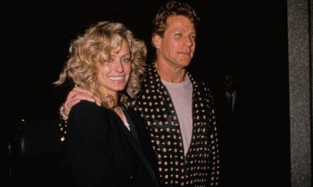 Farrah Fawcett et Ryan O&rsquo;Neal dorment à regret forcés par leur fils