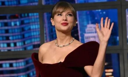 Taylor Swift à travers ses nombreuses époques, depuis son amour du tie-dye jusqu&rsquo;à sa première victoire aux Grammy – voir les photos