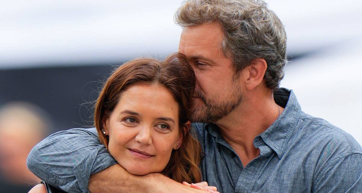 La réaction de Katie Holmes aux rumeurs de romance avec Joshua Jackson plonge les fans dans l&rsquo;effondrement