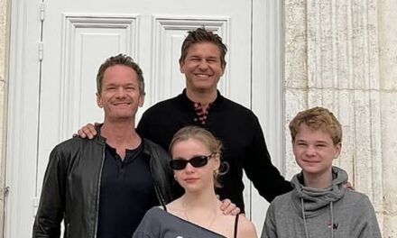 La fille adolescente de Neil Patrick Harris a tellement grandi lors d&rsquo;une escapade en Thaïlande avec ses pères et son frère