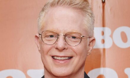 Jesse Tyler Ferguson de Modern Family révèle avec quelle ancienne co-star il veut jouer à nouveau