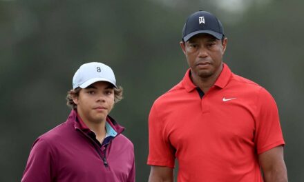 Charlie, le fils adolescent de Tiger Woods, met fin à son absence sur les réseaux sociaux après l&rsquo;arrestation de son père