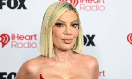 Tori Spelling admet qu&rsquo;un accident de voiture impliquant 7 enfants « aurait pu être bien pire » alors qu&rsquo;elle brise le silence après son hospitalisation