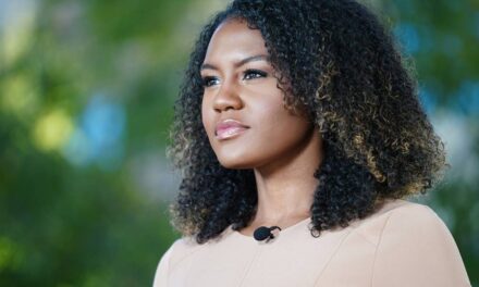 Janai Norman fait allusion à la vraie raison pour laquelle il a brusquement quitté son rôle de GMA dans une vidéo émouvante : « Je suis vraiment désolé »