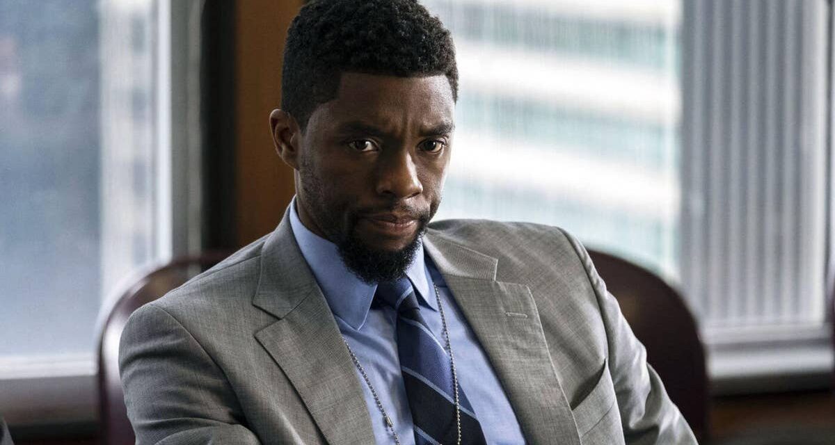Le thriller « exceptionnellement bon » 21 Bridges avec le regretté Chadwick Boseman sera votre montre du soir