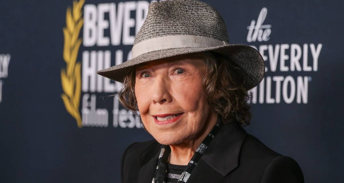 Lily Tomlin, 86 ans, fait tourner les têtes avec son apparence intemporelle lors d&rsquo;une soirée étoilée