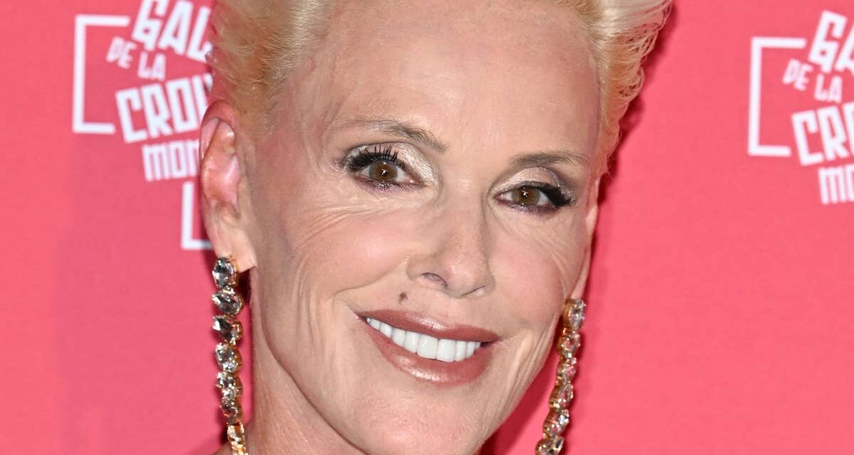 La star des Rocheuses, 62 ans, n&rsquo;a pas vieilli d&rsquo;un jour avec une apparence incroyablement intemporelle alors que les fans la déclarent « éternelle »