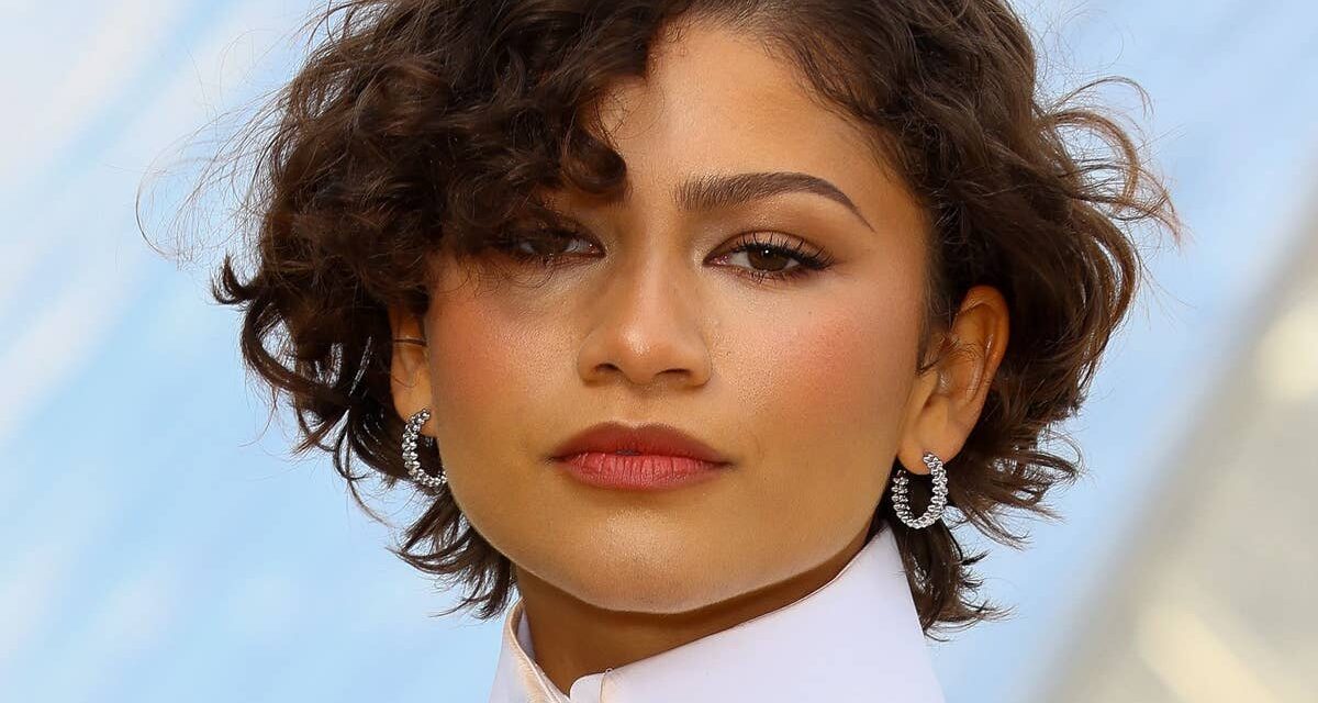 Comment arrêter le transfert de maquillage sur les vêtements blancs