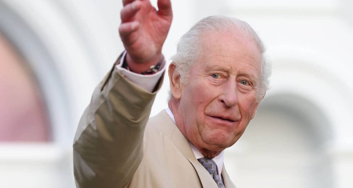 Le garde du corps barbu du roi Charles se sépare du monarque après des années de service