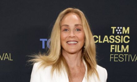 Sharon Stone, 68 ans, a l&rsquo;air jeune lors d&rsquo;un événement au milieu des rumeurs de chirurgie plastique