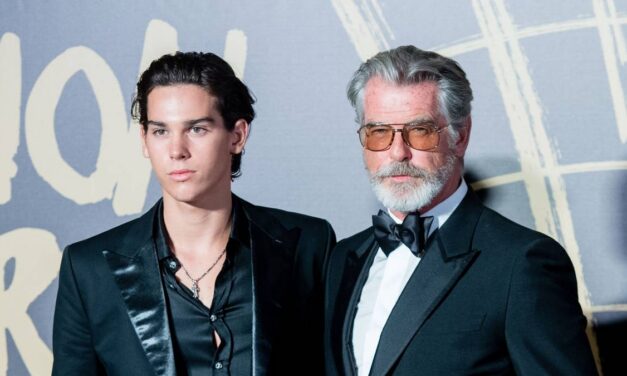Le fils de Pierce Brosnan ressemble à un jeune James Bond avec une belle apparence aux côtés de sa petite amie mannequin à Cannes