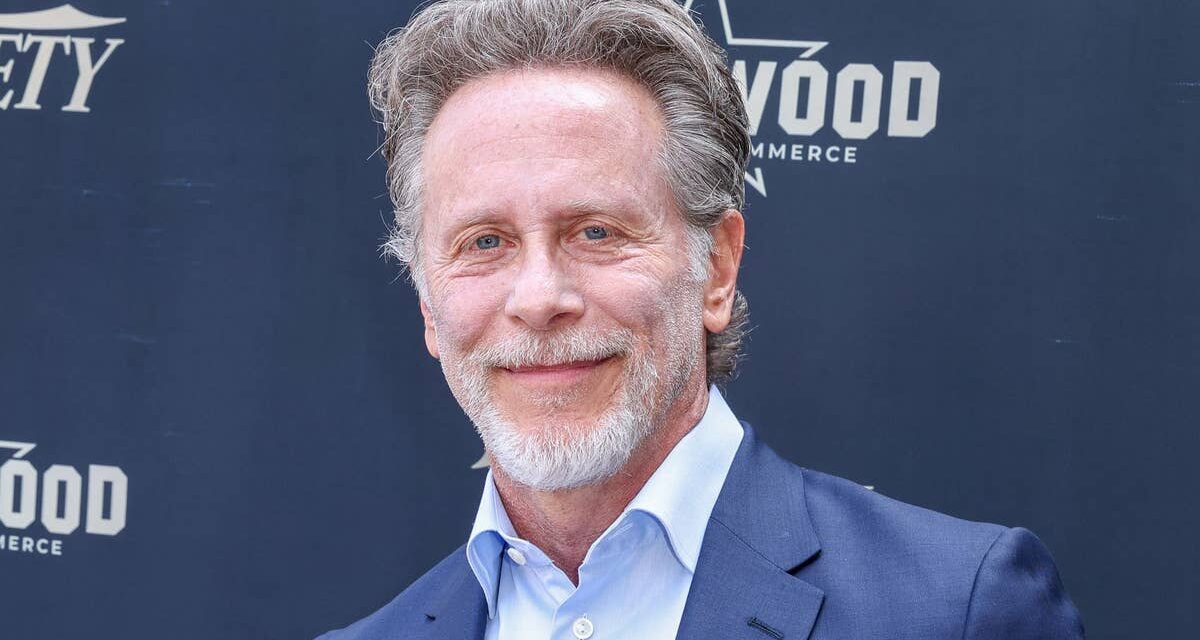 Rencontrez les 2 enfants de la star des Wings Steven Weber avec un ex-personnalité de la télévision qui les a suivis dans le show business