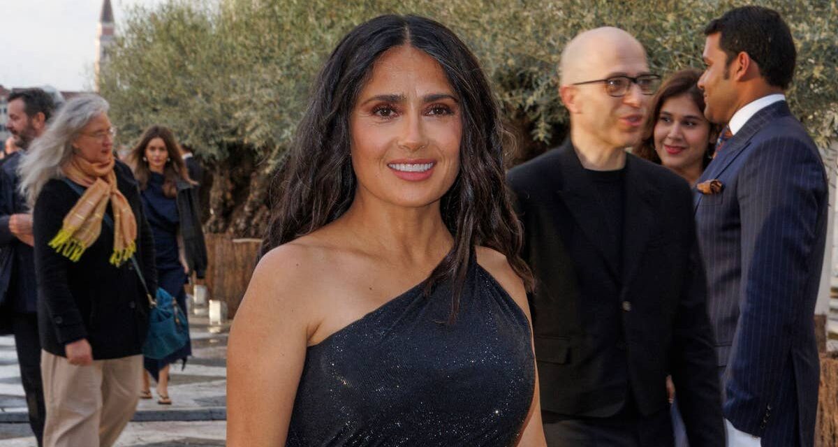 La fille de Salma Hayek est son sosie dans une nouvelle apparition aux côtés de sa célèbre maman – et vous devriez voir leurs robes
