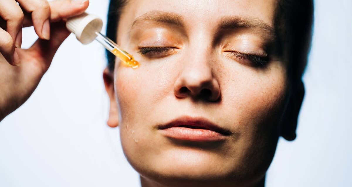 Les femmes d&rsquo;âge moyen sont ravies du nouveau sérum du Dr Sam pour l&rsquo;hyperpigmentation – et il est anti-âge