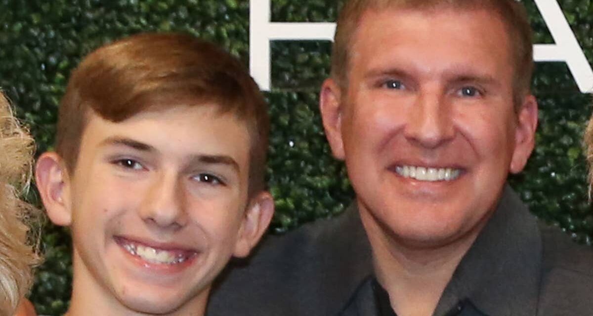 Grayson, le fils de Todd Chrisley, dévoile une transformation sauvage après avoir gagné 31 livres de muscle – voir les photos avant et après