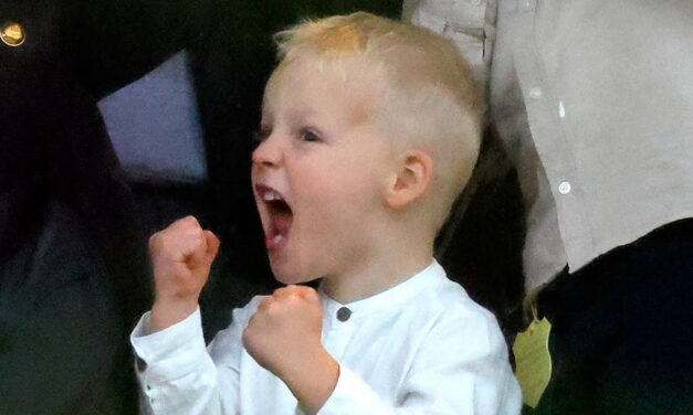 Lucas Tindall est toujours aussi énergique sur une adorable nouvelle photo