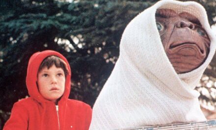 Dans ET, la vie très privée de la star extra-terrestre Henry Thomas après le film à succès hollywoodien