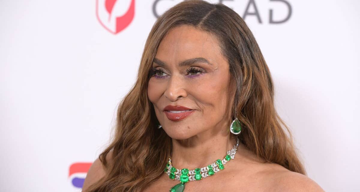 Tina Knowles, 72 ans, paraît des décennies plus jeune lors de la soirée glamour du gala pré-Met à New York pour Cécred – ce qui s&rsquo;est passé à l&rsquo;intérieur