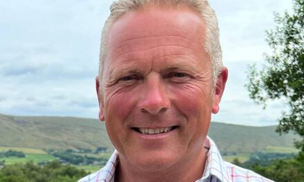 Jules Hudson parle de la vie de famille avec son fils Jack « qui sort du vieux bloc » – exclusif