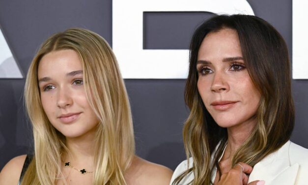 Les commentaires francs de Victoria Beckham sur la fille Harper qui a surmonté « une très très mauvaise peau »