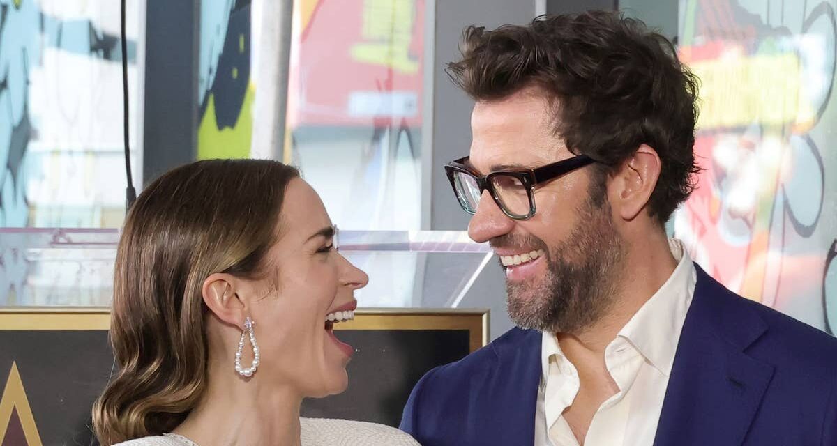 Emily Blunt et John Krasinski emballent sur le PDA lors d&rsquo;une soirée de rendez-vous étoilée