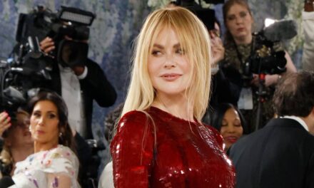 Les « belles » filles de Nicole Kidman font vibrer les boucles naturelles de leur mère sur une photo de famille inédite