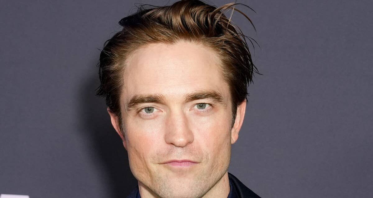 La transformation de Robert Pattinson depuis ses premières photos avant sa renommée dans Twilight jusqu&rsquo;à aujourd&rsquo;hui, alors qu&rsquo;il fête ses 40 ans
