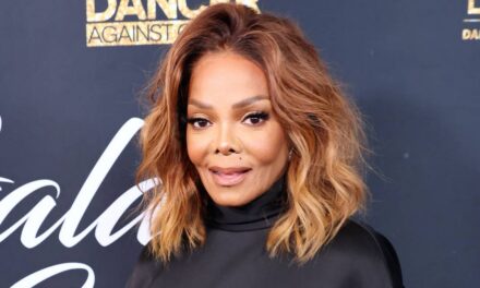 Janet Jackson, 59 ans, étonne avec une déclaration de mode audacieuse lors de son apparition sur le tapis rouge à Los Angeles