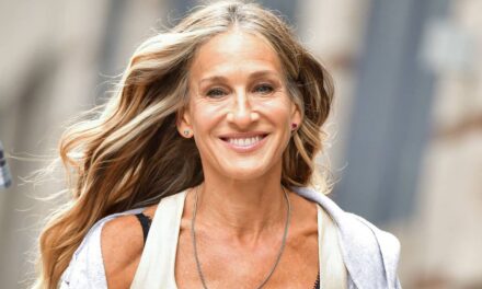 Sarah Jessica Parker portait du Primark de la tête aux pieds
