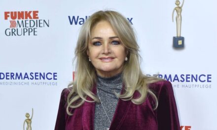 Bonnie Tyler transportée d&rsquo;urgence à l&rsquo;hôpital en raison de problèmes de santé soudains