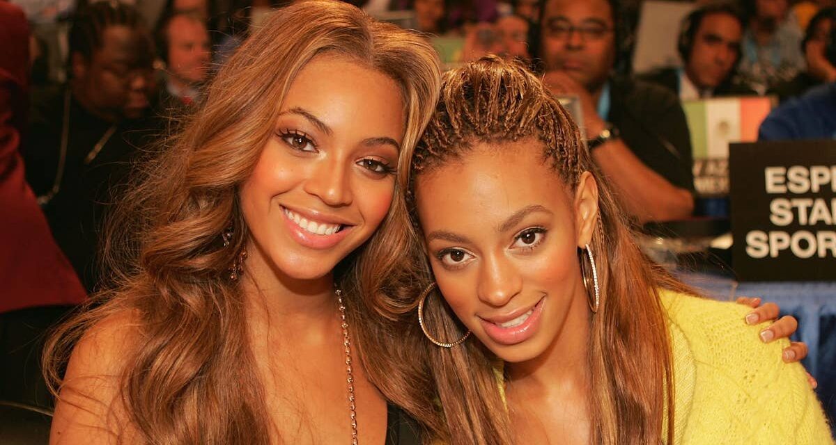 Solange Knowles, vêtue d&rsquo;un maillot de bain, est le sosie de sa sœur aînée Beyoncé sur une photo découverte