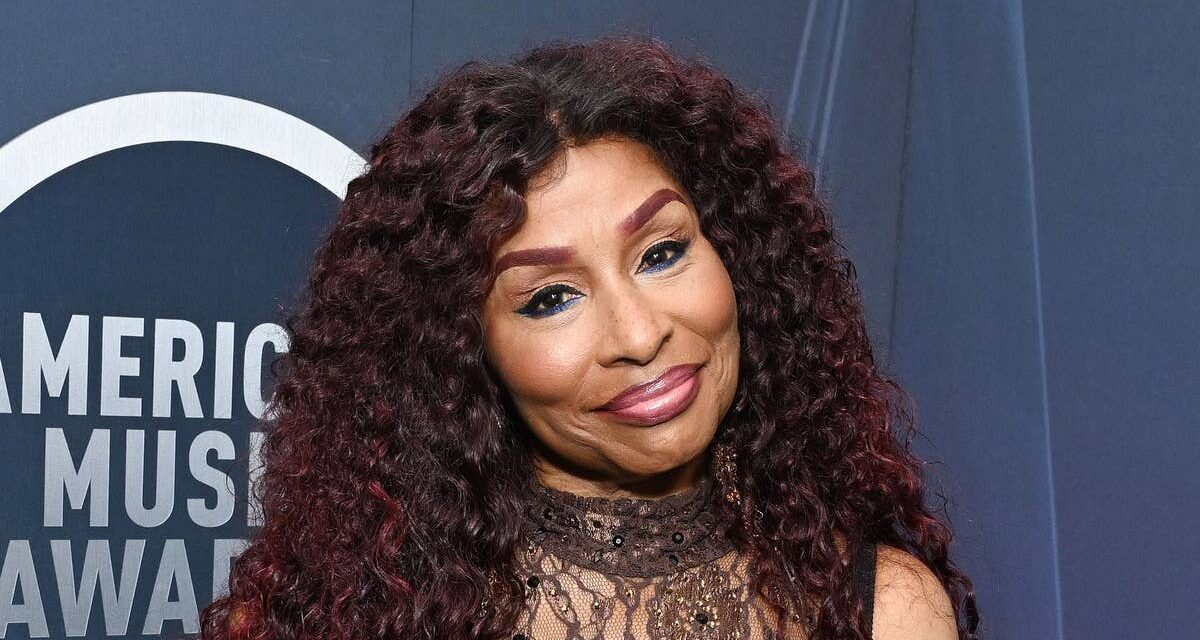 Chaka Khan arrête la circulation avec une énorme annonce à 73 ans et elle a l&rsquo;air incroyable