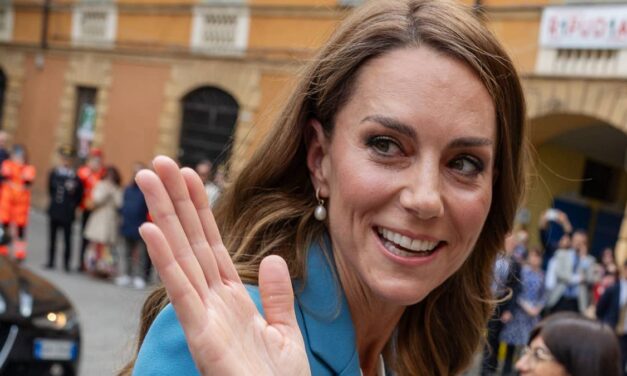 Kate Middleton a-t-elle subi le même faux pas que la reine Camilla il y a 2 semaines ?
