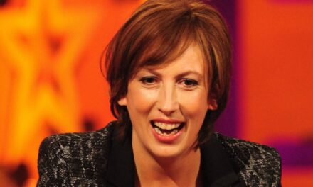 Jerry Hall, Miranda Hart et Richard E Grant mènent le line-up de stars des Celebrity Traitors