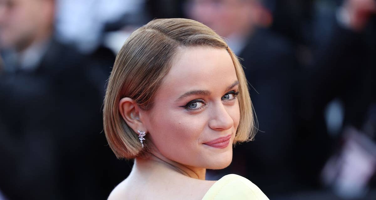 Joey King montre des abdominaux sculptés dans de nouvelles photos de bikini sensuelles